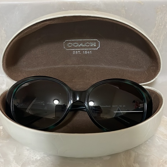 EUC COACH SUNGLASSES - Picture 8 of 8